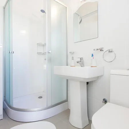 Stunning Two Bedroom Penthouse With Breath Taking Sea View Apartamento Cirénia
