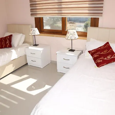 Stunning Two Bedroom Penthouse With Breath Taking Sea View *