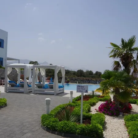 Stunning Two Bedroom Penthouse With Breath Taking Sea View Apartamento *