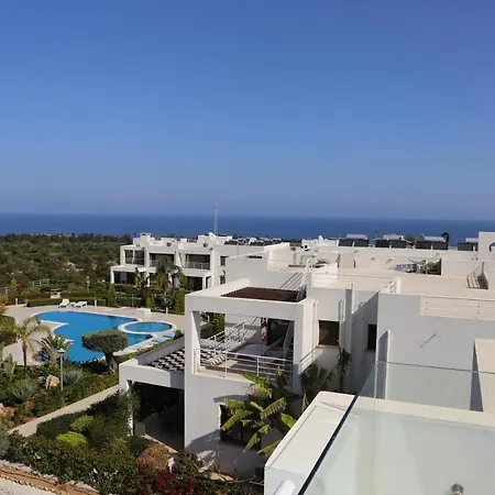 Stunning Two Bedroom Penthouse With Breath Taking Sea View *