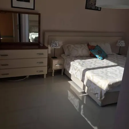 Stunning Two Bedroom Penthouse With Breath Taking Sea View *