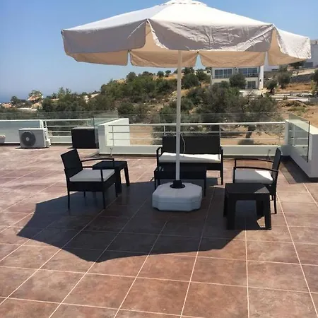 Stunning Two Bedroom Penthouse With Breath Taking Sea View Apartamento