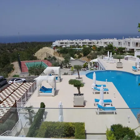 Stunning Two Bedroom Penthouse With Breath Taking Sea View Apartamento