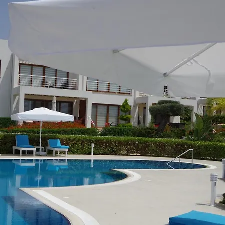 Stunning Two Bedroom Penthouse With Breath Taking Sea View Apartment *