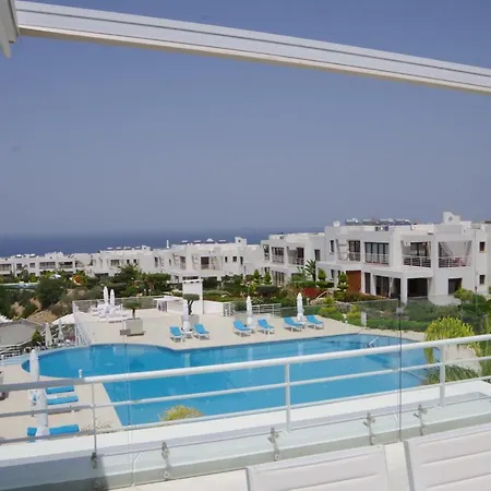 Apartment Stunning Two Bedroom Penthouse With Breath Taking Sea View *